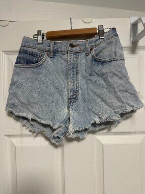 Aritzia x Levi's 501 Original High Rise Cutoff Denim Shorts Aritzia Light Wash